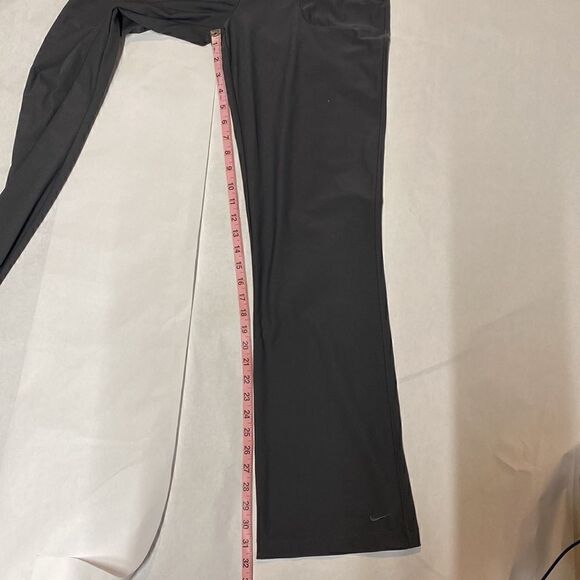 Women’s Nike Dri-Fit Pants - Size Medium - Picture 7 of 9